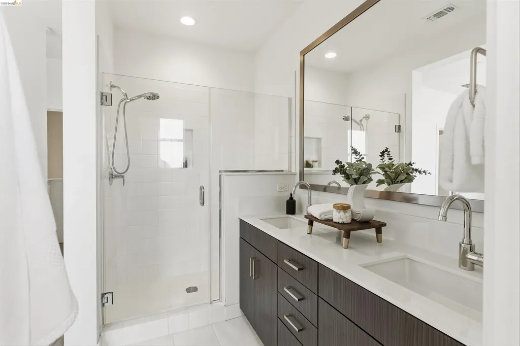 1355 Pullman Way Oakland CA 94607