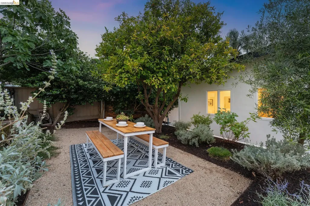 4446 Davenport Avenue Oakland CA 94619