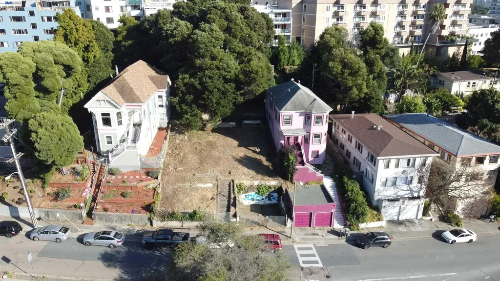 176 Orange Street Oakland CA 94610