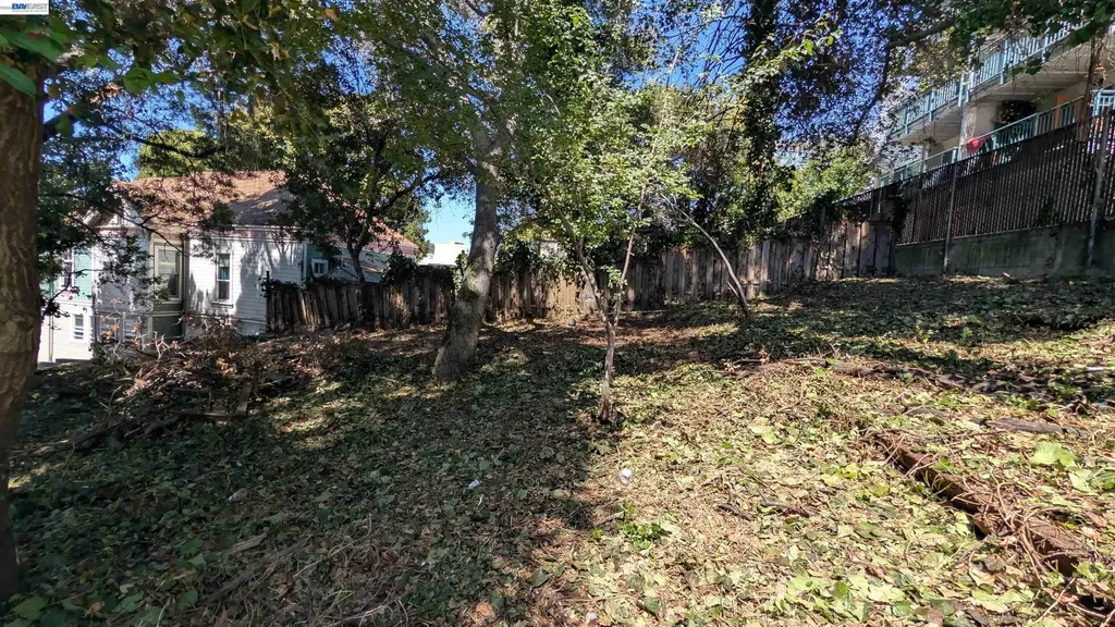 176 Orange Street Oakland CA 94610