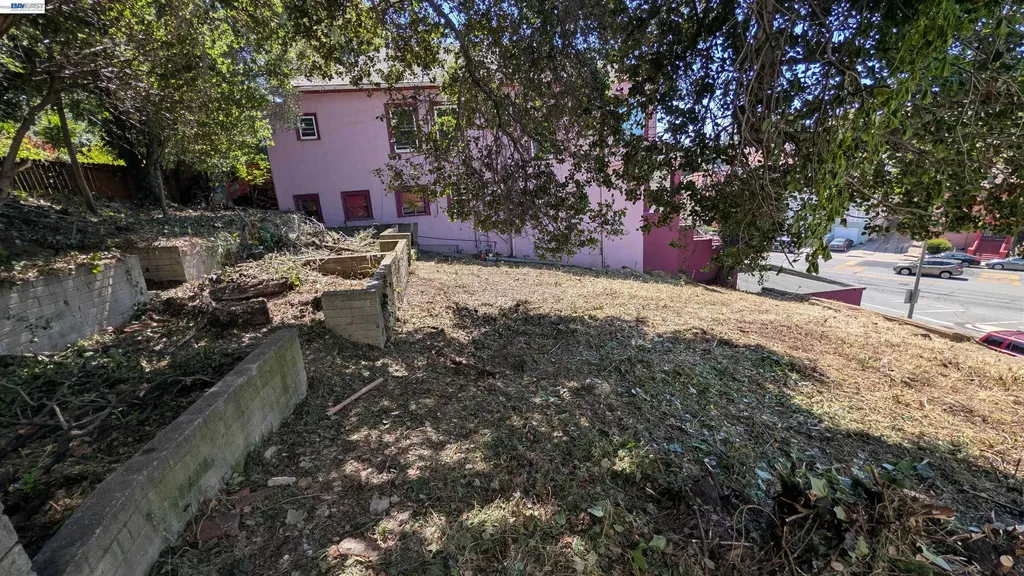 176 Orange Street Oakland CA 94610