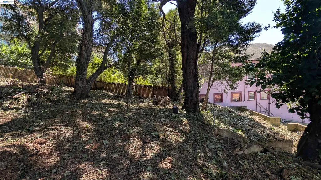 176 Orange Street Oakland CA 94610