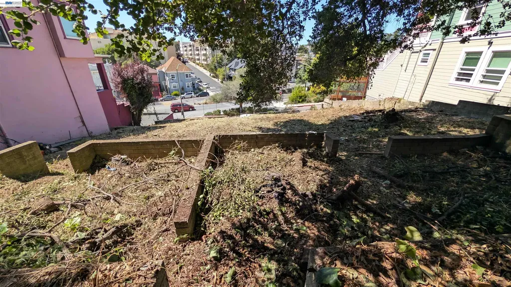 176 Orange Street Oakland CA 94610