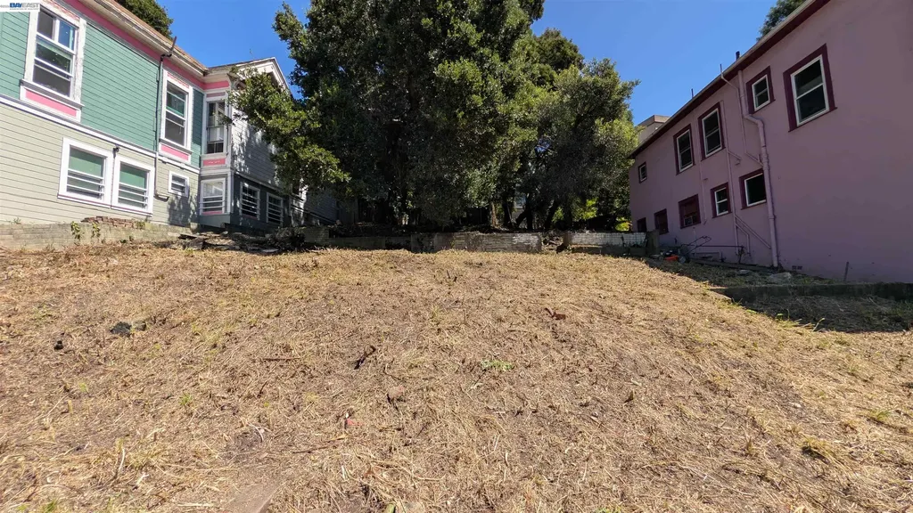 176 Orange Street Oakland CA 94610