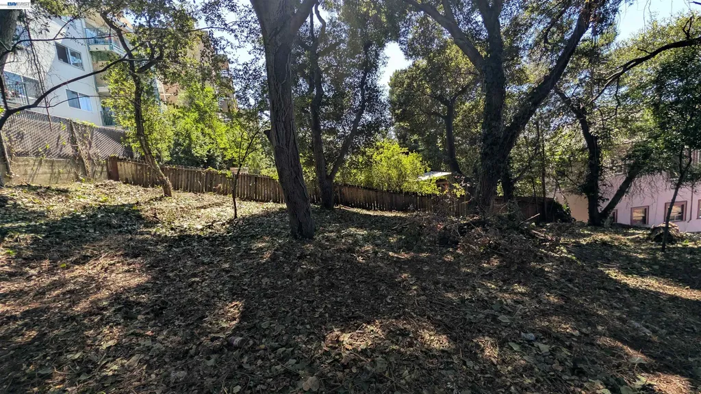 176 Orange Street Oakland CA 94610