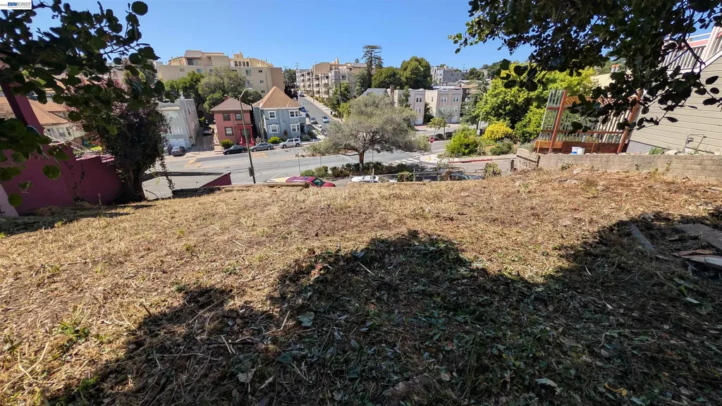 176 Orange Street Oakland CA 94610