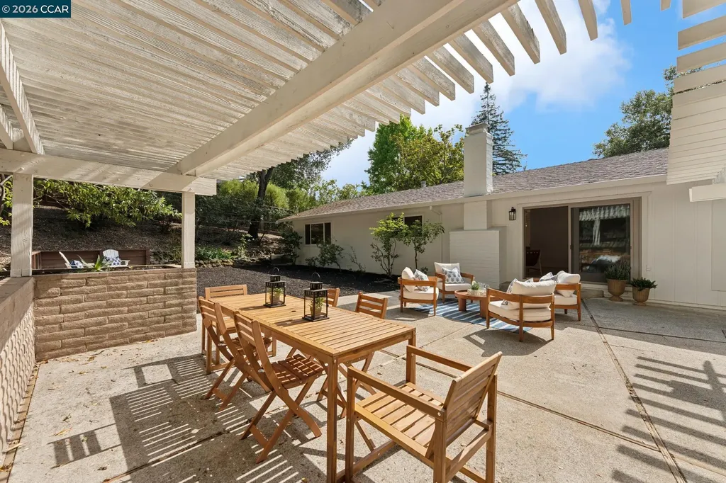 694 Glorietta Boulevard Lafayette CA 94549