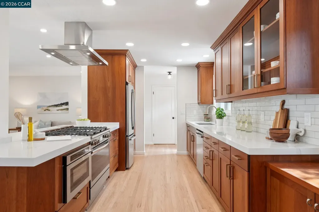 694 Glorietta Boulevard Lafayette CA 94549