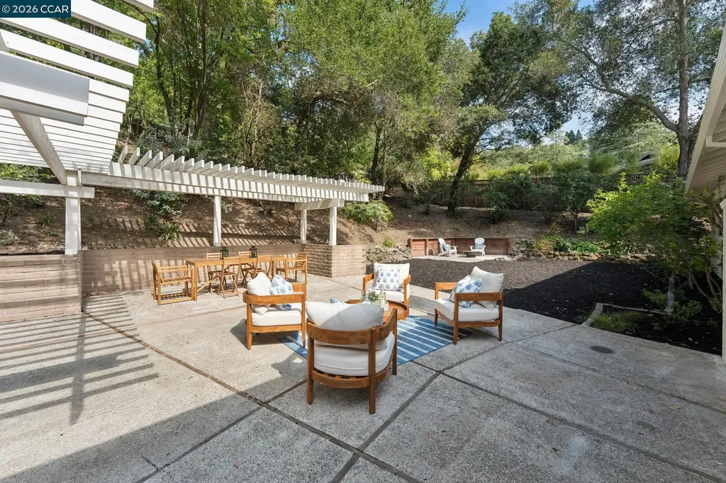 694 Glorietta Boulevard Lafayette CA 94549