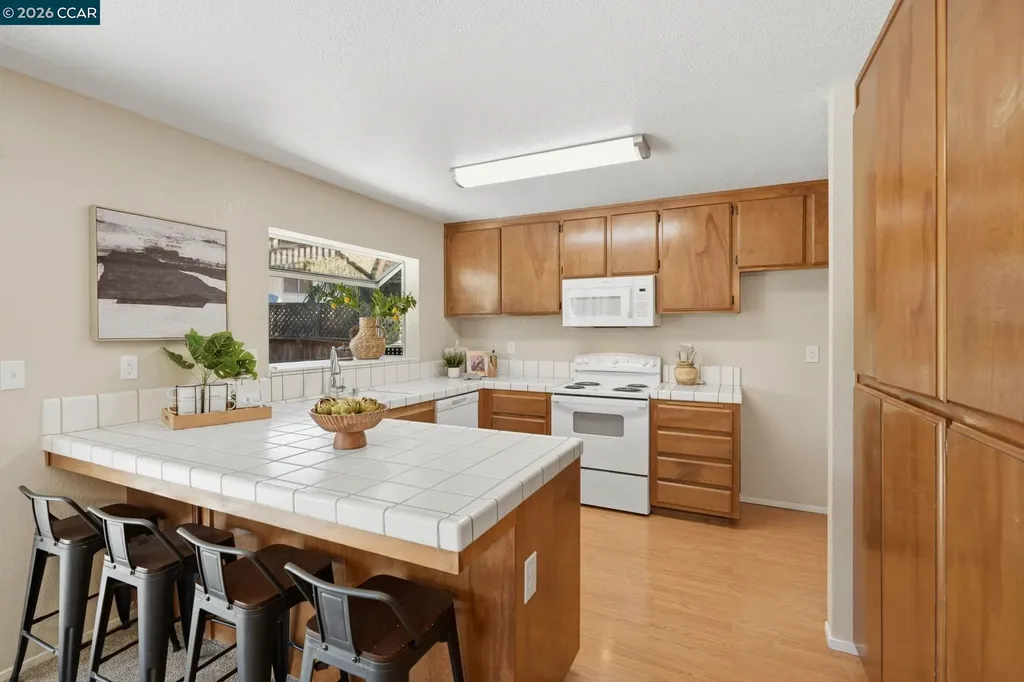 906 Murre Way Suisun City CA 94585