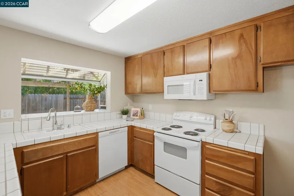906 Murre Way Suisun City CA 94585