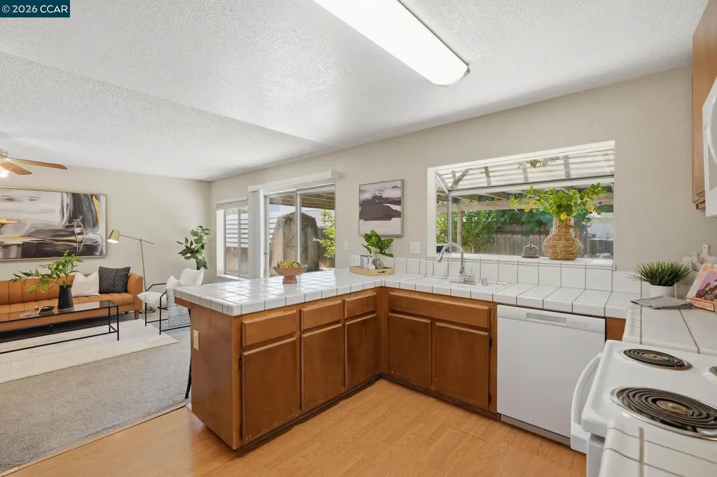 906 Murre Way Suisun City CA 94585