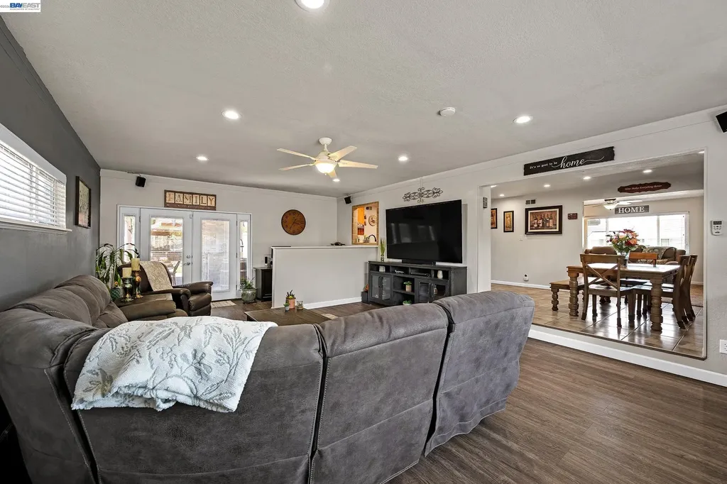 25483 Lindenwood Way Hayward CA 94545