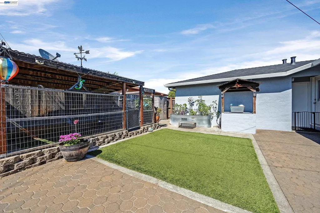 25483 Lindenwood Way Hayward CA 94545
