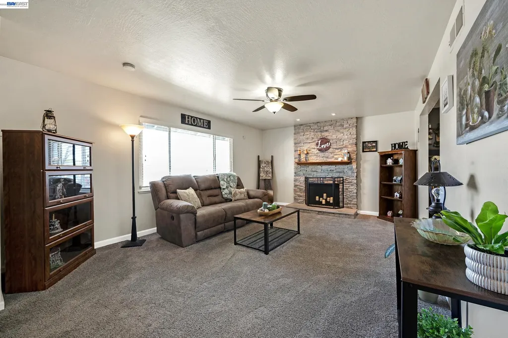25483 Lindenwood Way Hayward CA 94545