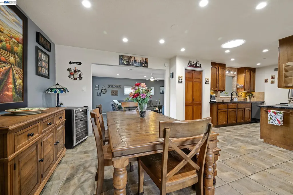 25483 Lindenwood Way Hayward CA 94545