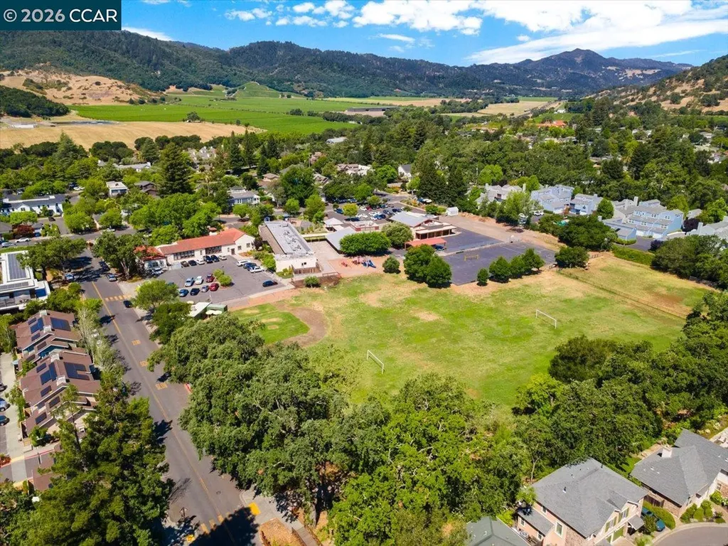 102 Vineyard Circle Yountville CA 94599