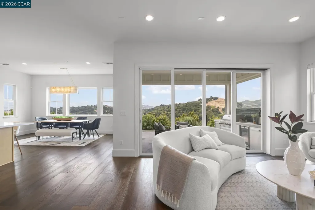 38 Fiddleneck Way Orinda CA 94563