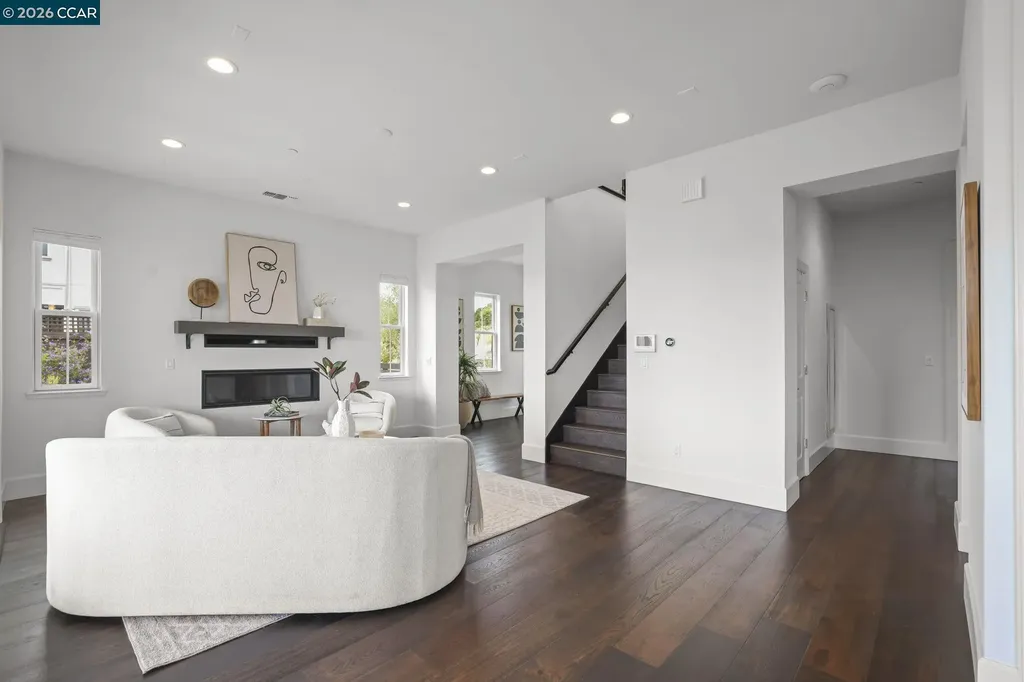 38 Fiddleneck Way Orinda CA 94563