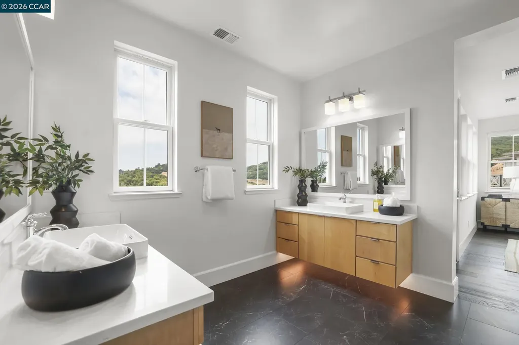 38 Fiddleneck Way Orinda CA 94563