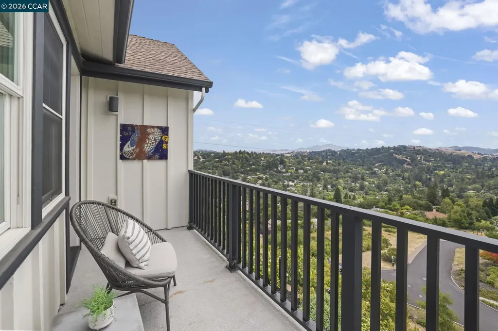 38 Fiddleneck Way Orinda CA 94563