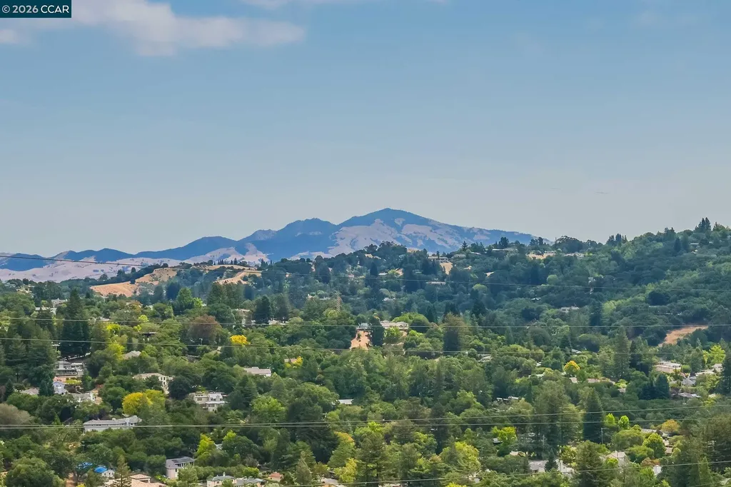 38 Fiddleneck Way Orinda CA 94563