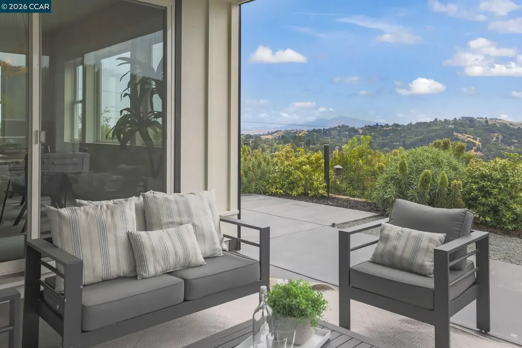 38 Fiddleneck Way Orinda CA 94563