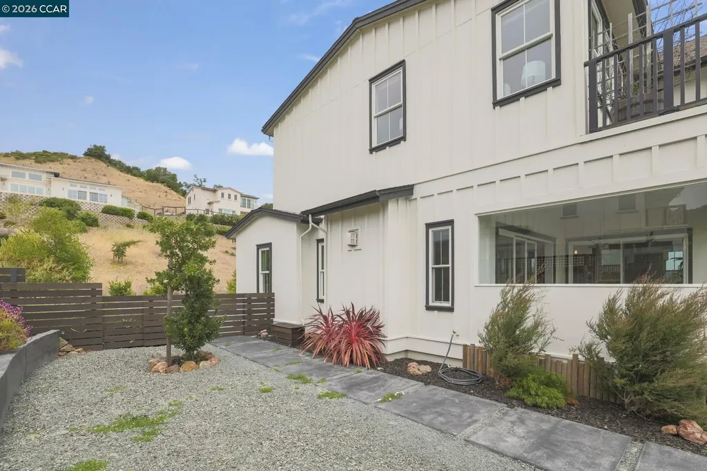 38 Fiddleneck Way Orinda CA 94563