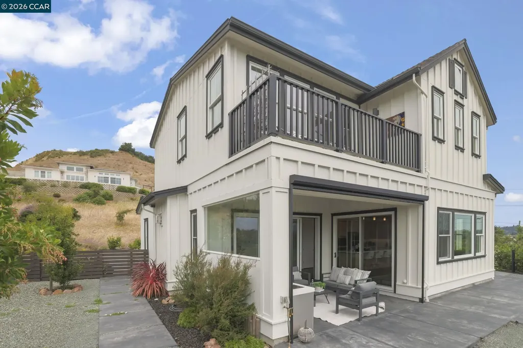 38 Fiddleneck Way Orinda CA 94563