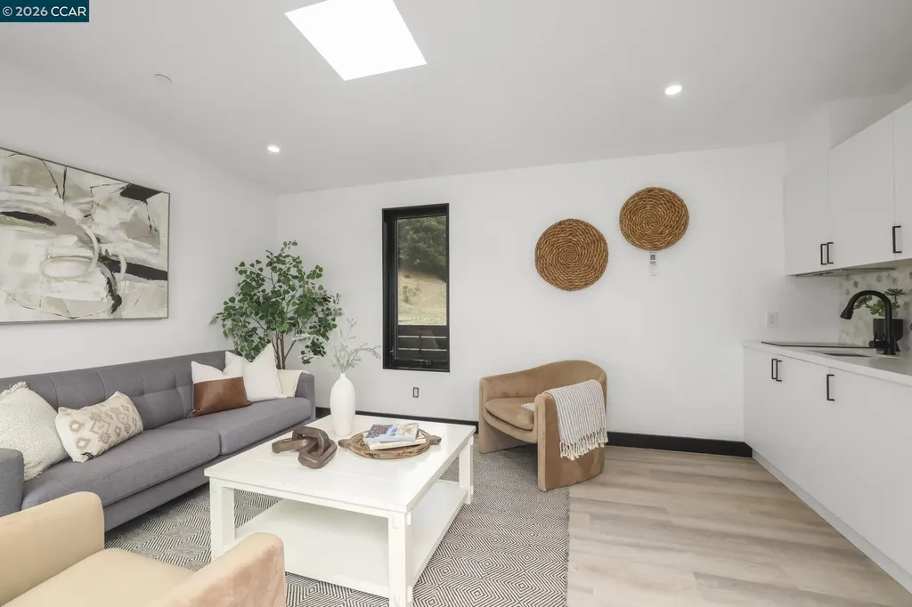 38 Fiddleneck Way Orinda CA 94563