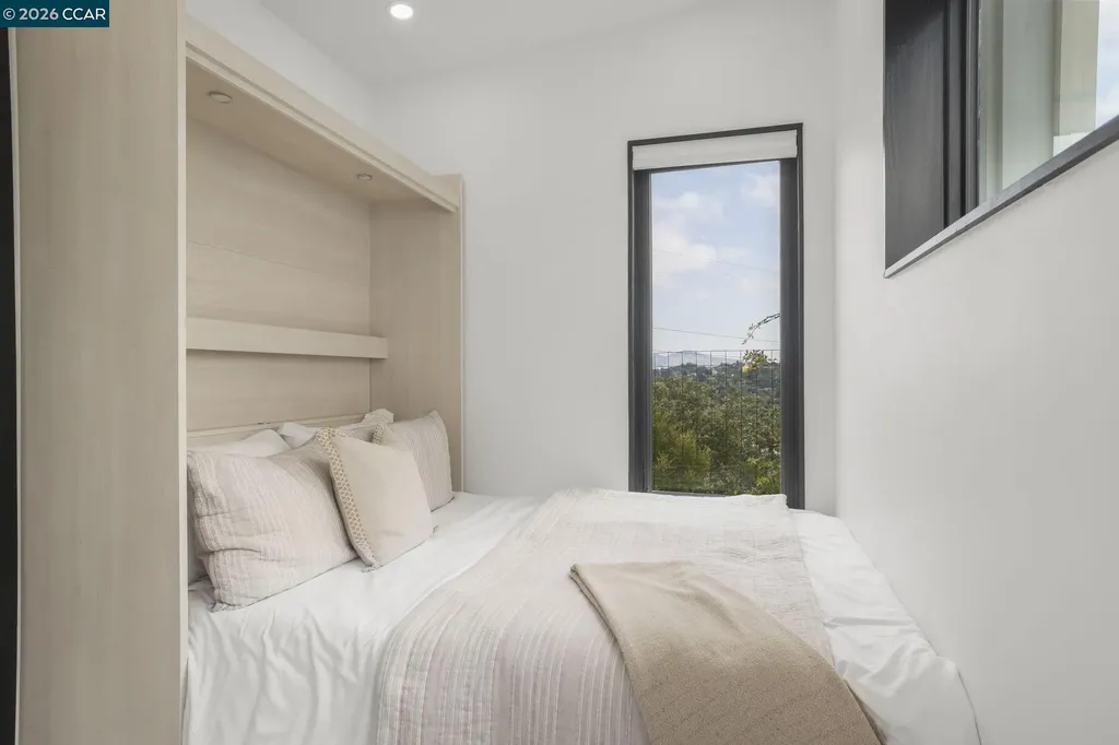 38 Fiddleneck Way Orinda CA 94563