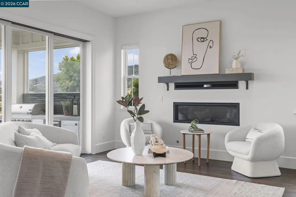 38 Fiddleneck Way Orinda CA 94563