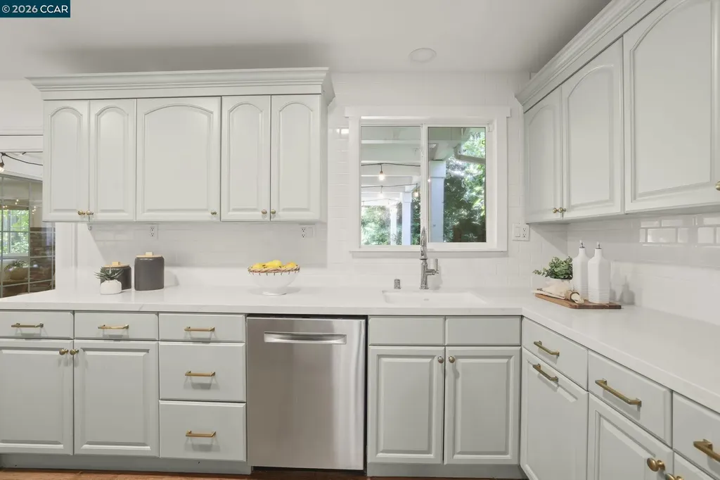 61 Carlos Court Walnut Creek CA 94597
