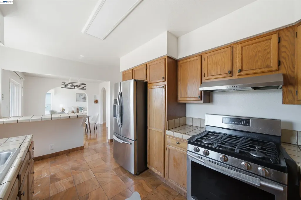 10517 Voltaire Avenue Oakland CA 94603