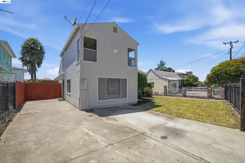 10517 Voltaire Avenue Oakland CA 94603