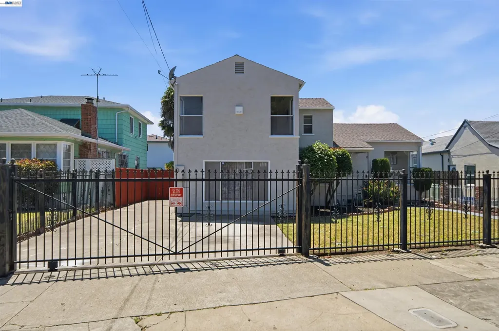 10517 Voltaire Avenue Oakland CA 94603