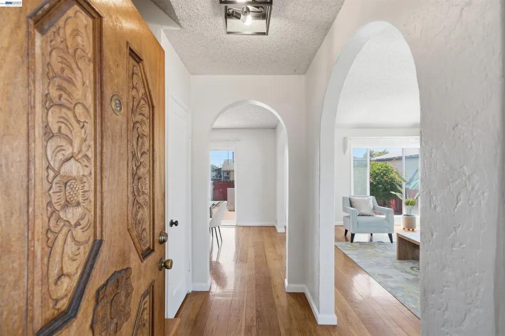 10517 Voltaire Avenue Oakland CA 94603