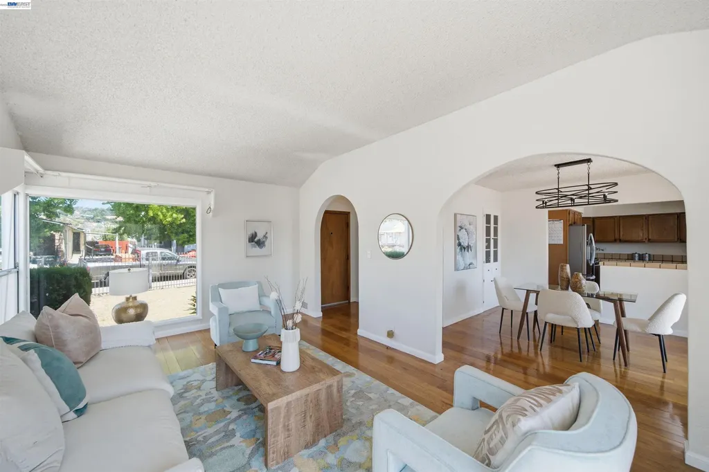 10517 Voltaire Avenue Oakland CA 94603