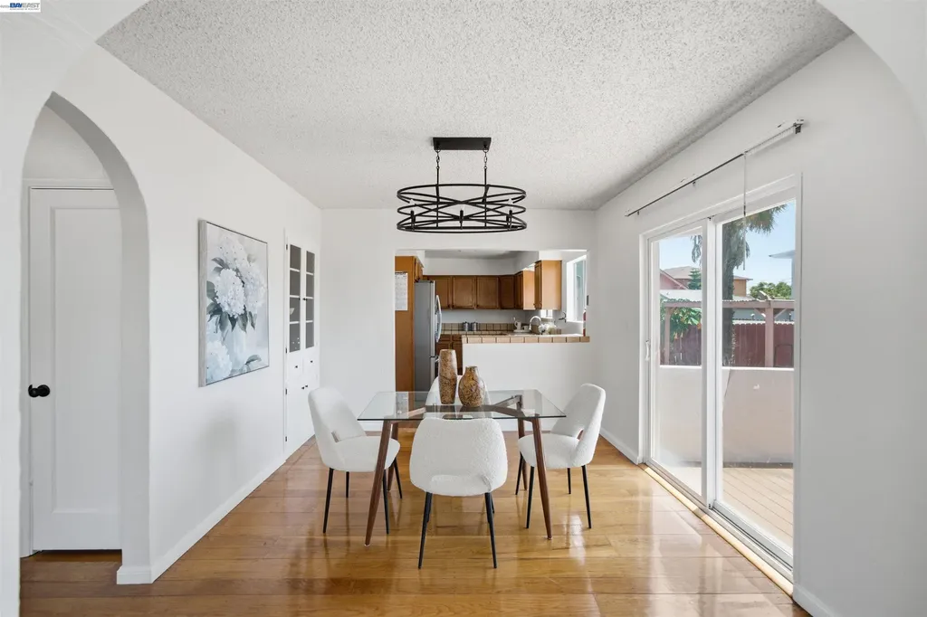 10517 Voltaire Avenue Oakland CA 94603