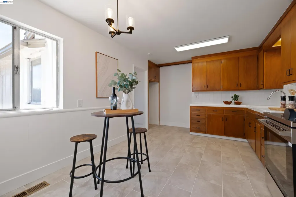 15512 Farnsworth Street San Leandro CA 94579