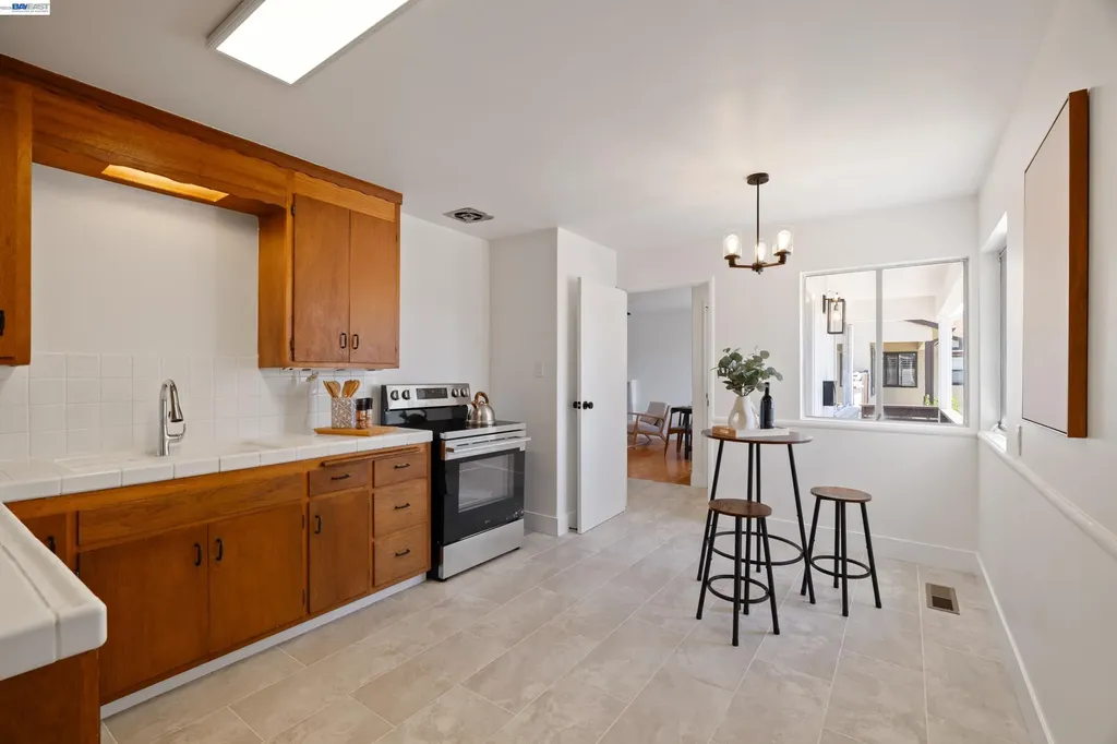 15512 Farnsworth Street San Leandro CA 94579