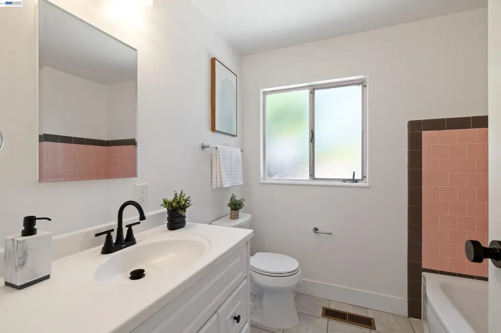 15512 Farnsworth Street San Leandro CA 94579