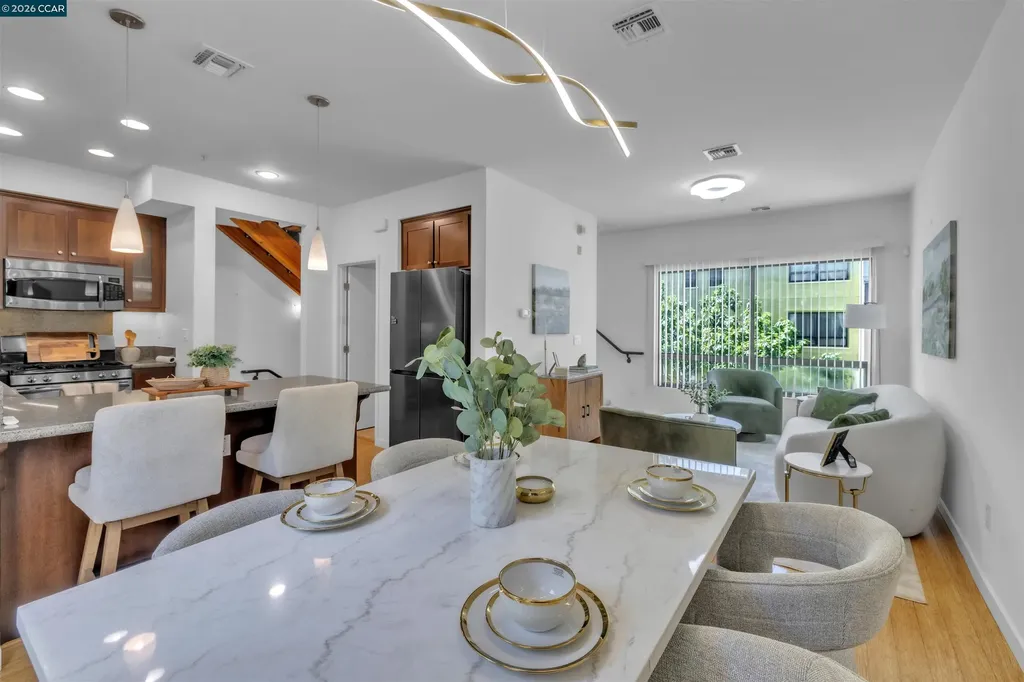 405 Palisade Drive Oakland CA 94607