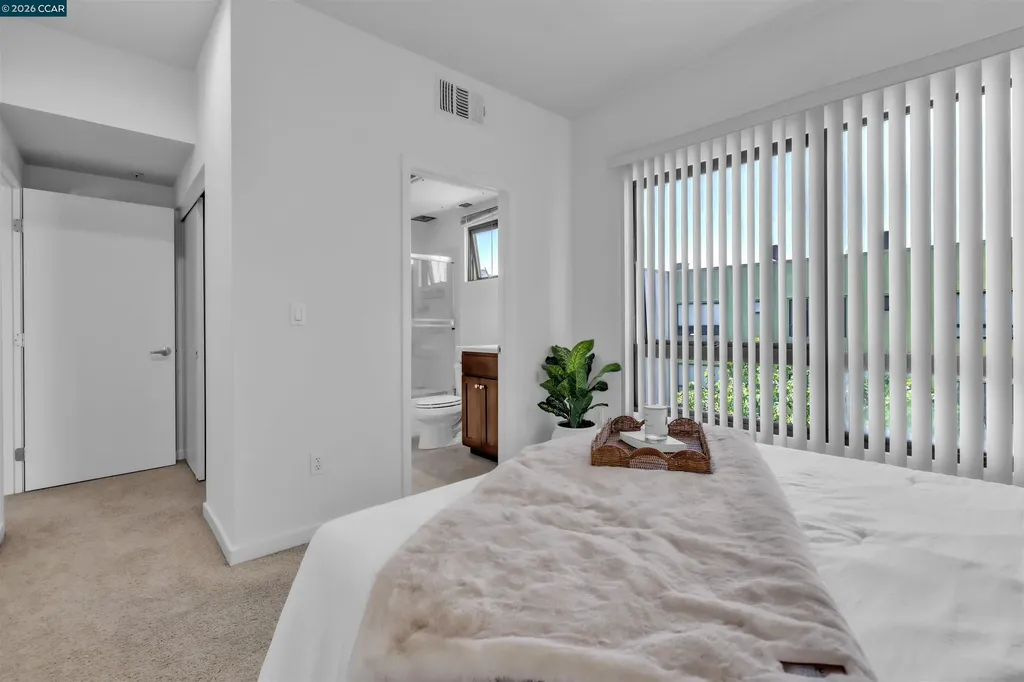 405 Palisade Drive Oakland CA 94607