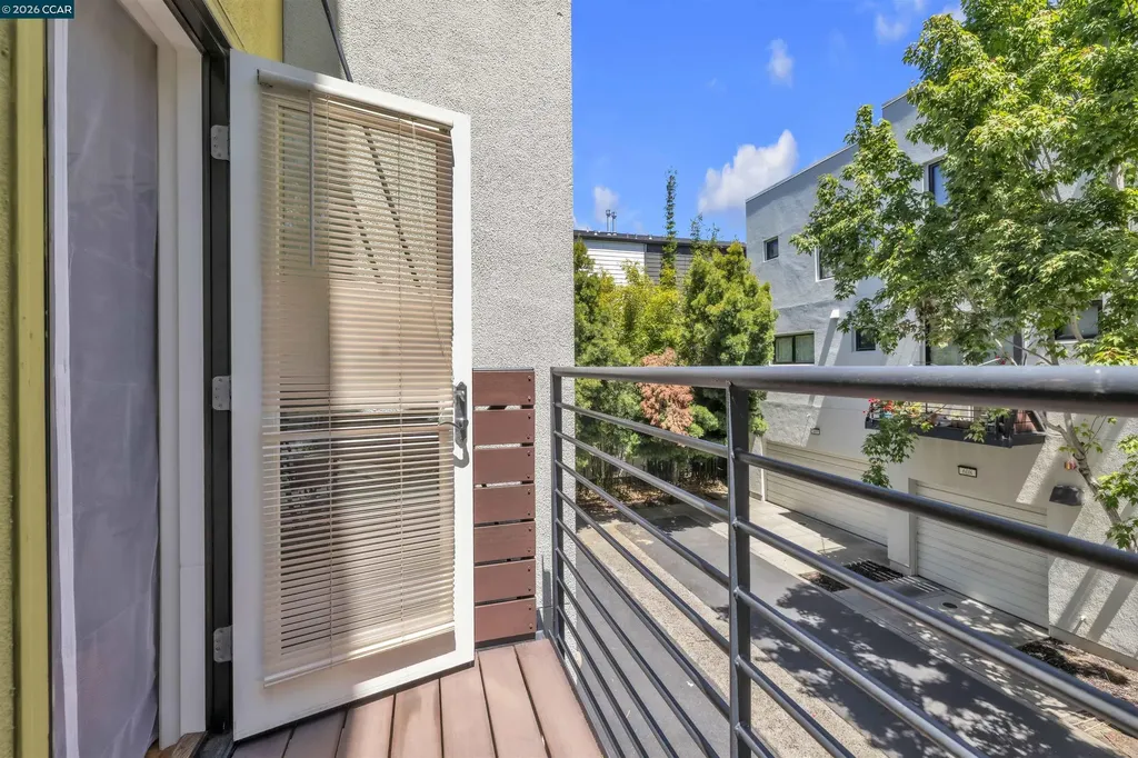 405 Palisade Drive Oakland CA 94607