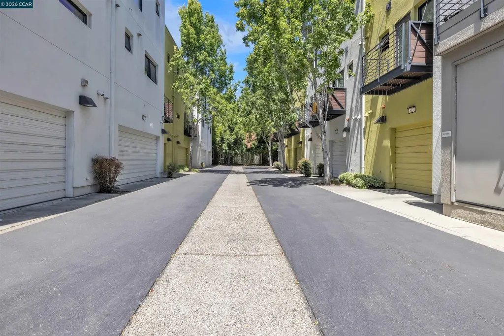 405 Palisade Drive Oakland CA 94607