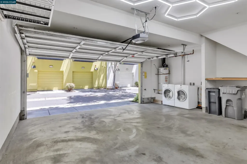 405 Palisade Drive Oakland CA 94607