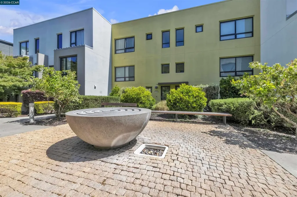 405 Palisade Drive Oakland CA 94607