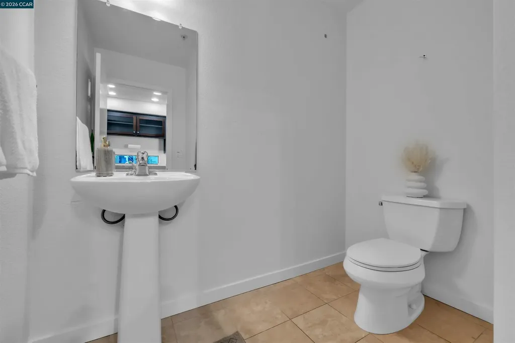 405 Palisade Drive Oakland CA 94607