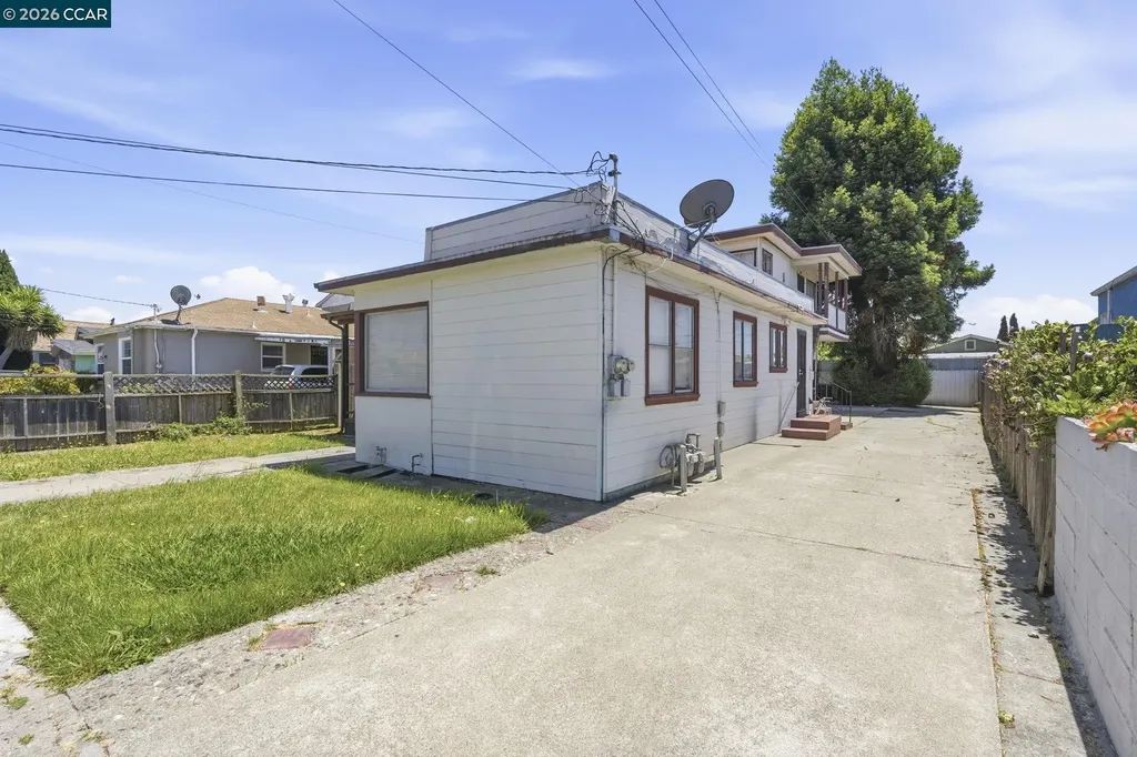3008 Center Avenue Richmond CA 94804